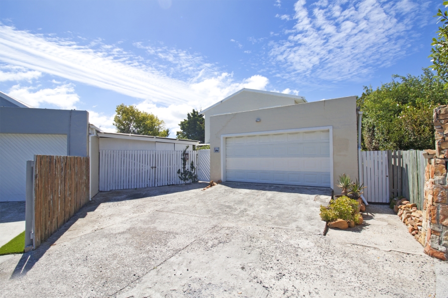 4 Bedroom Property for Sale in Kommetjie Western Cape